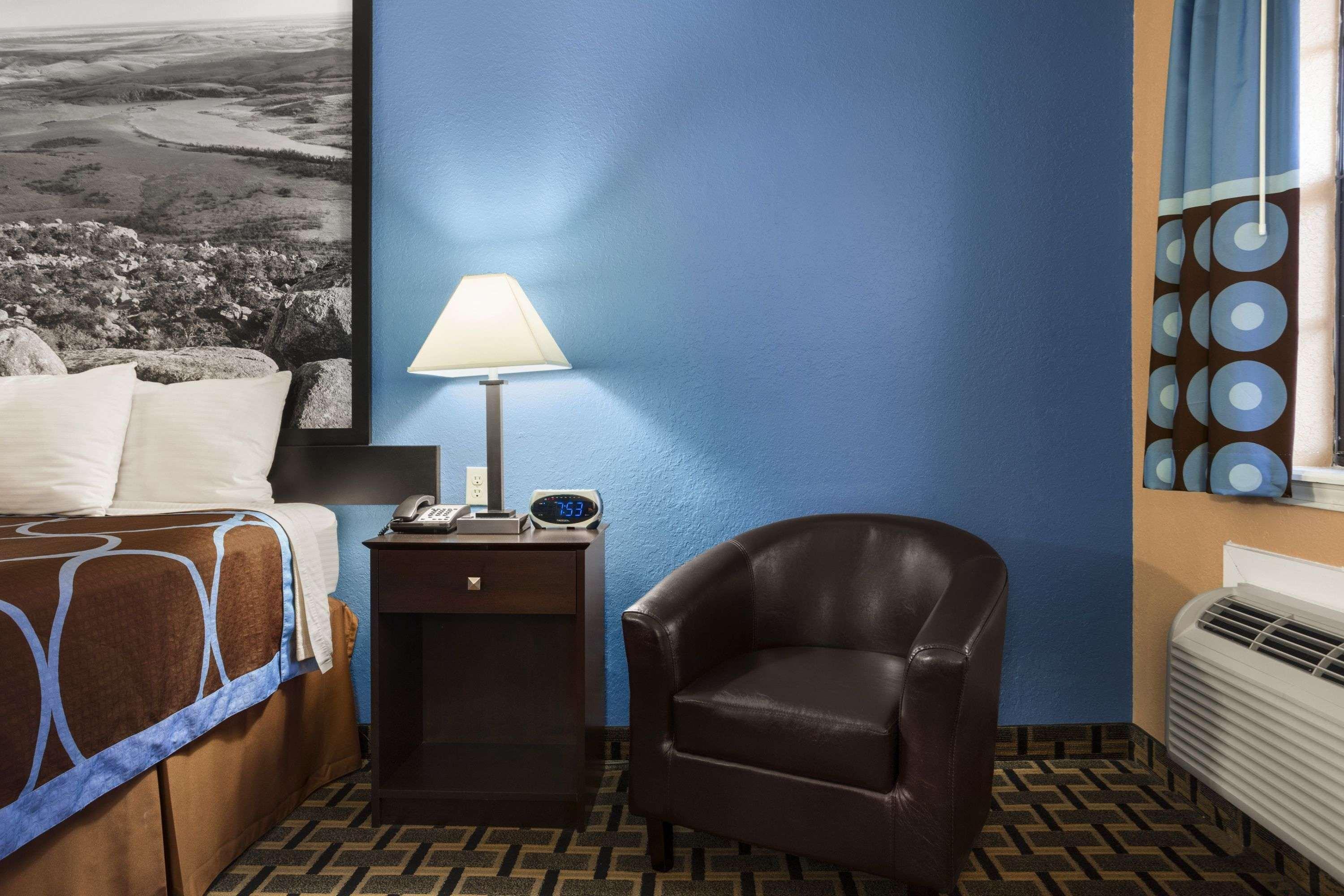 Super 8 By Wyndham Henryetta Motel Luaran gambar