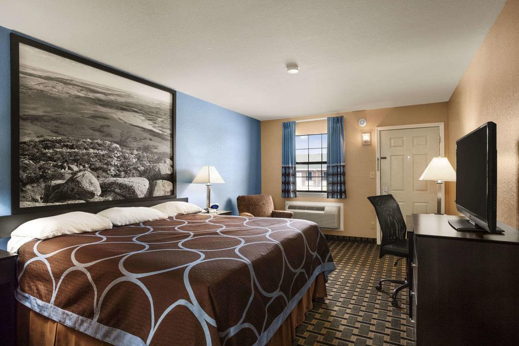 Super 8 By Wyndham Henryetta Motel Luaran gambar